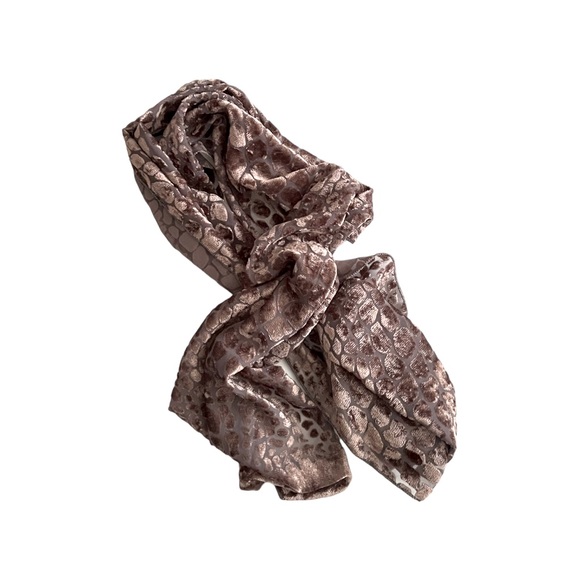 Elegant Burnout Velvet Scarf from Korea LIKE NEW - Picture 3 of 6